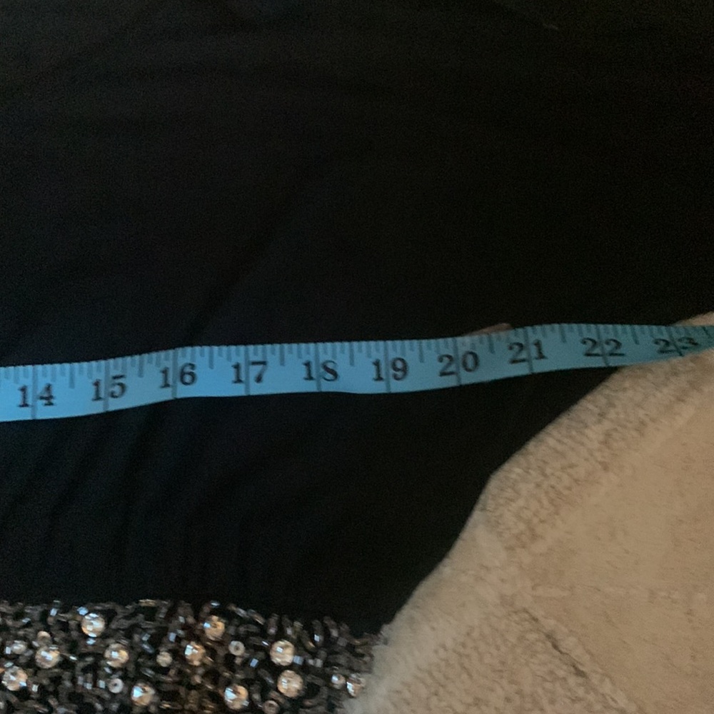 5/$30 Guess Long Sleeve Cold Shoulder Cinched Waist with Embellishments EUC M - Picture 14 of 16